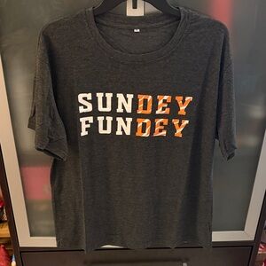 Gray 'SUNDEY FUNDEY' Graphic T-Shirt